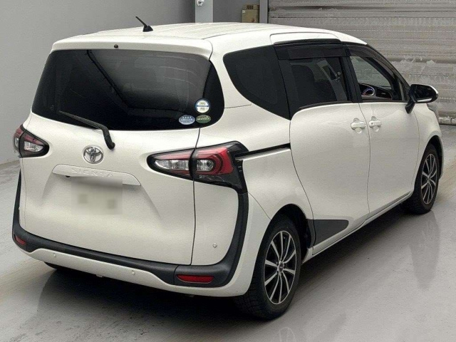 TOYOTA SIENTA 2018