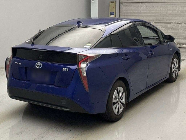 TOYOTA PRIUS 2017