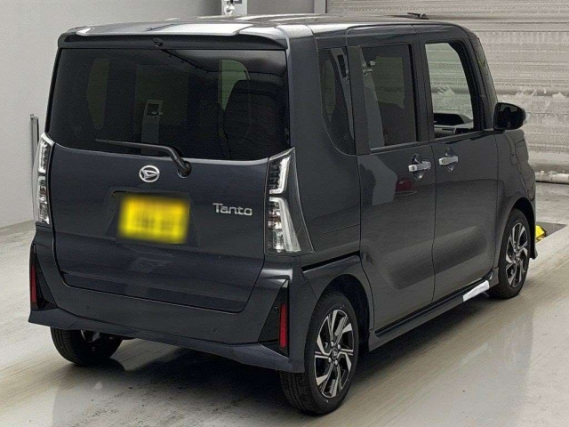 DAIHATSU TANTO 2024