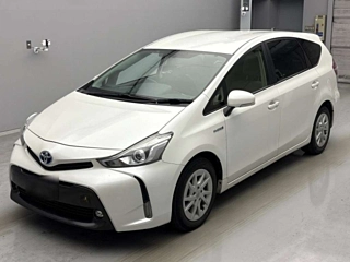 TOYOTA PRIUS ALPHA 2015