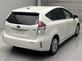 TOYOTA PRIUS ALPHA 2015
