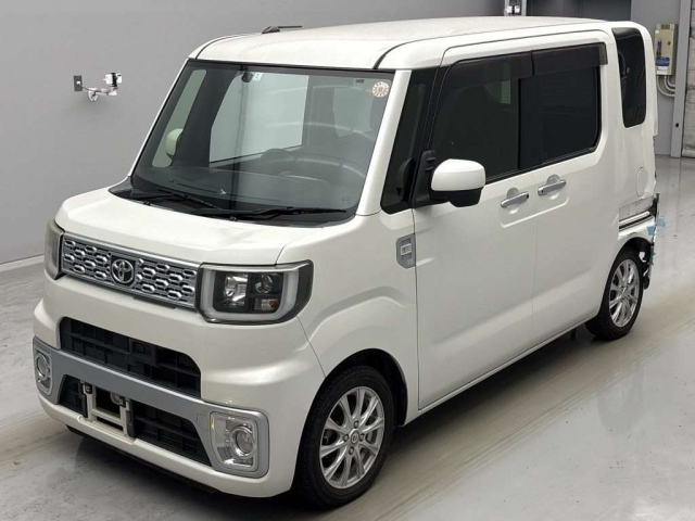 TOYOTA PIXIS MEGA 2016
