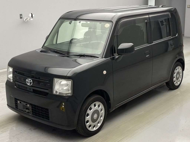 TOYOTA PIXIS SPACE 2015