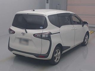 TOYOTA SIENTA 2017