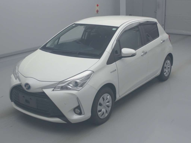 TOYOTA VITZ 2018