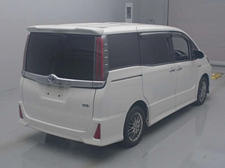 TOYOTA NOAH 2017