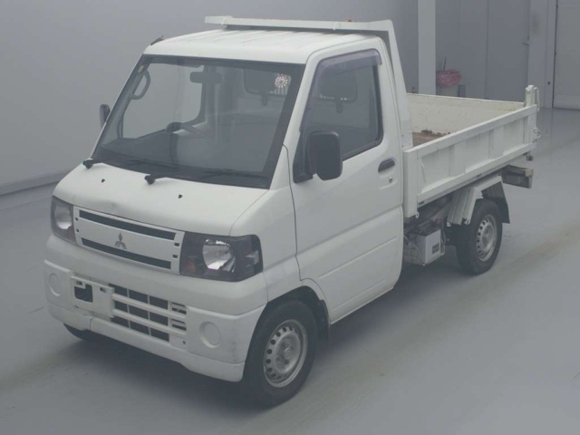 MITSUBISHI MINICAB TRUCK 2011