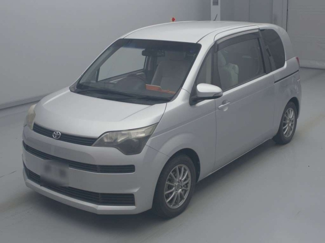 TOYOTA SPADE 2013