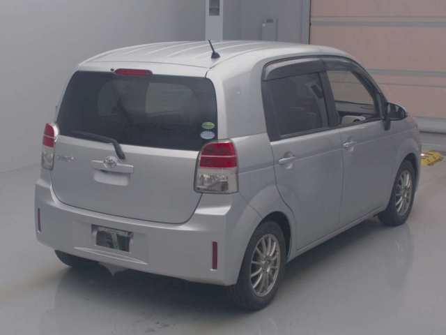 TOYOTA SPADE 2013