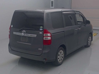 TOYOTA NOAH 2012