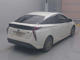 TOYOTA PRIUS 2016