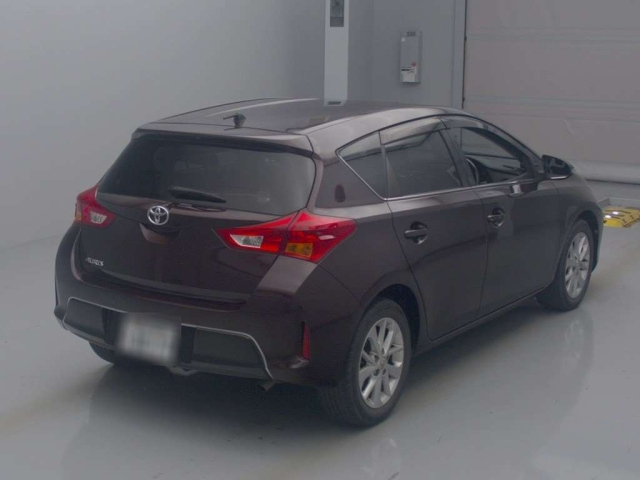 TOYOTA AURIS 2015