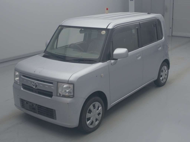 TOYOTA PIXIS SPACE 2013