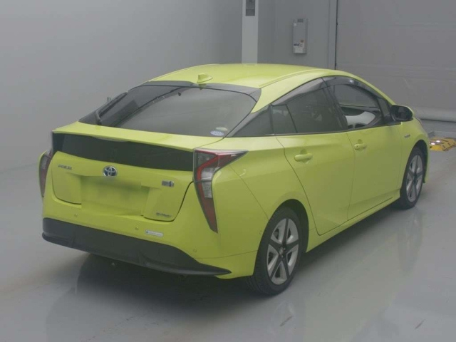 TOYOTA PRIUS 2016
