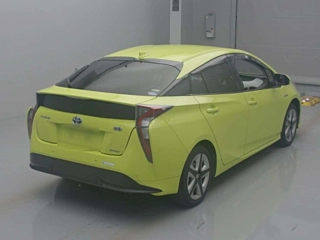 TOYOTA PRIUS 2016