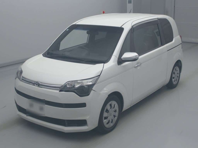 TOYOTA SPADE 2016