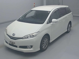 TOYOTA WISH 2013
