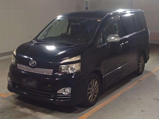 TOYOTA VOXY 2011