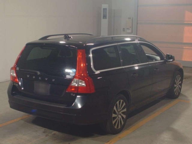 VOLVO V70 2013