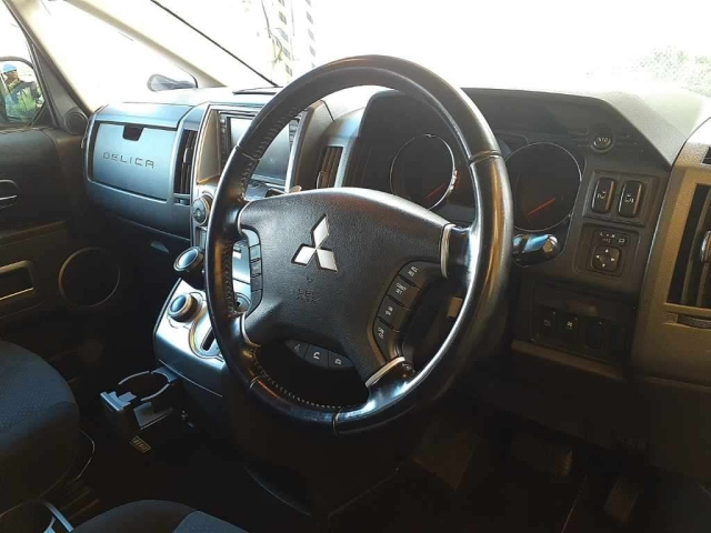 MITSUBISHI DELICA D5 2008