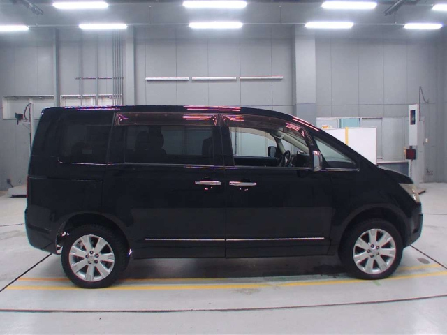 MITSUBISHI DELICA D5 2008