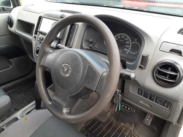 MAZDA FAMILIA VAN 2011