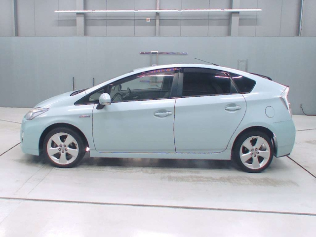 TOYOTA PRIUS 2011