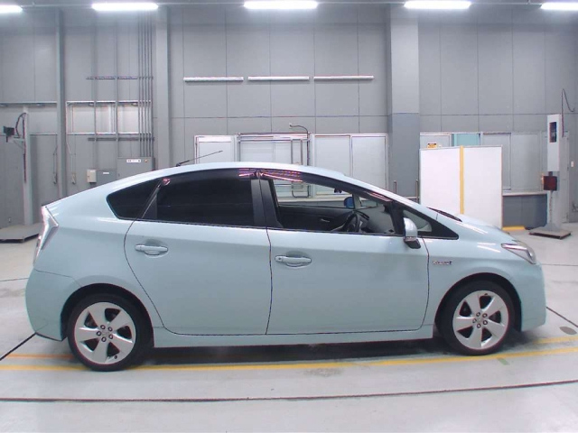 TOYOTA PRIUS 2011