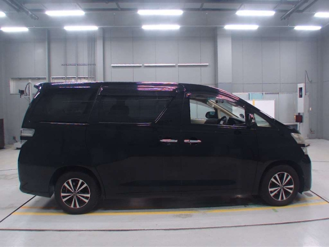 TOYOTA VELLFIRE 2009