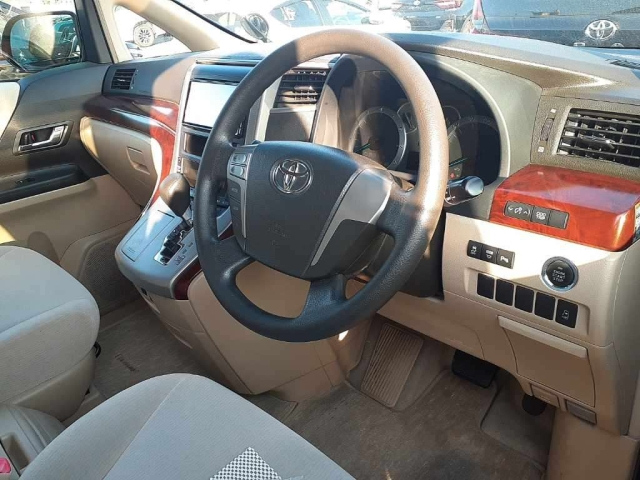 TOYOTA VELLFIRE 2009