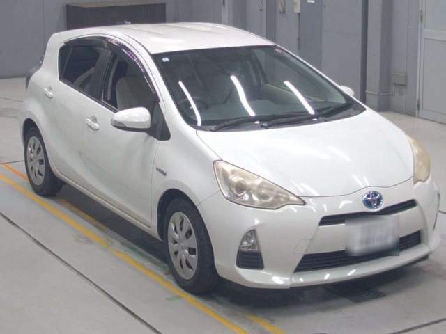 TOYOTA AQUA 2012