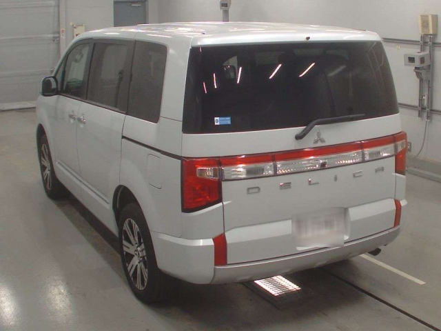 MITSUBISHI DELICA D5 2023