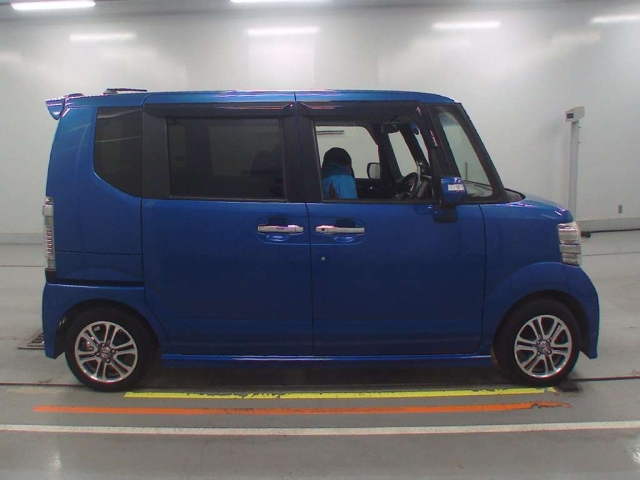 HONDA N BOX 2016