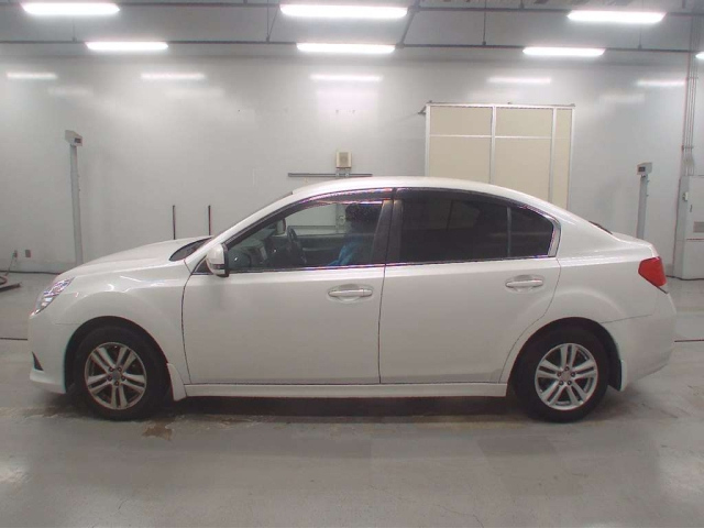 SUBARU LEGACY B4 2010