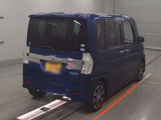 DAIHATSU TANTO 2015
