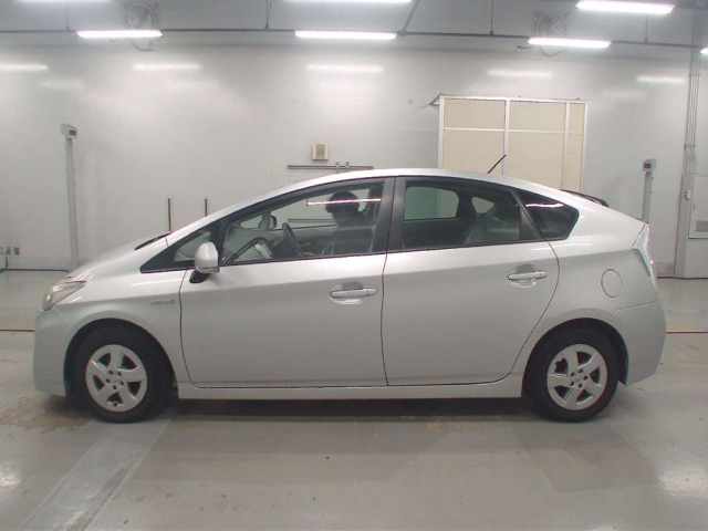 TOYOTA PRIUS 2010