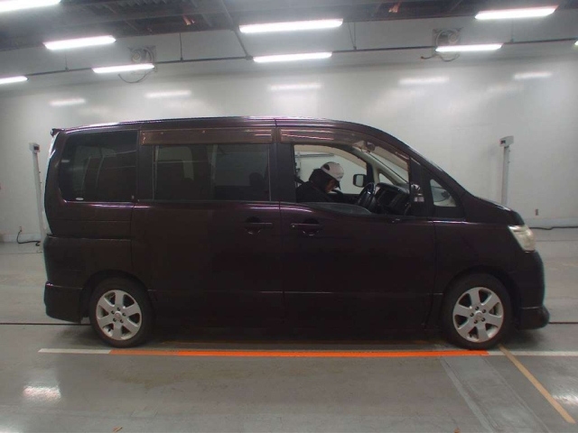 NISSAN SERENA 2009