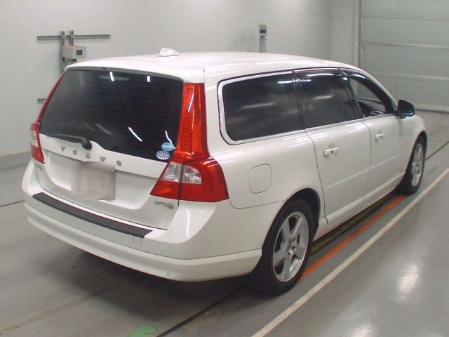VOLVO V70 2012