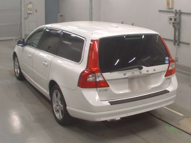 VOLVO V70 2012