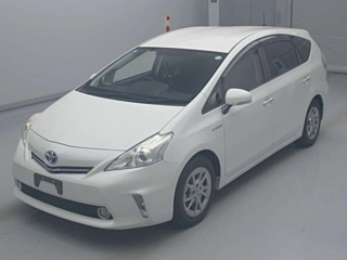 TOYOTA PRIUS ALPHA 2014