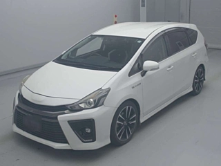 TOYOTA PRIUS ALPHA 2015