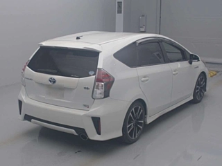 TOYOTA PRIUS ALPHA 2015