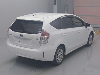 TOYOTA PRIUS ALPHA 2015