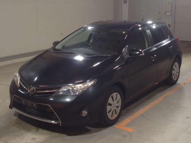 TOYOTA AURIS 2013