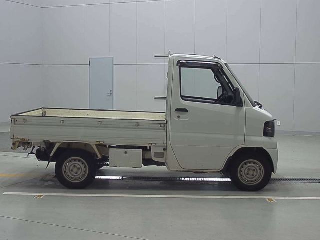 MITSUBISHI MINICAB TRUCK 2011