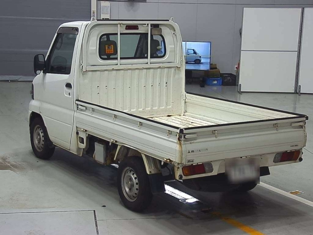 MITSUBISHI MINICAB TRUCK 2011