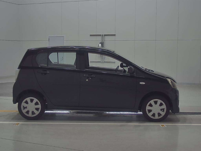 DAIHATSU MIRA E S 2013