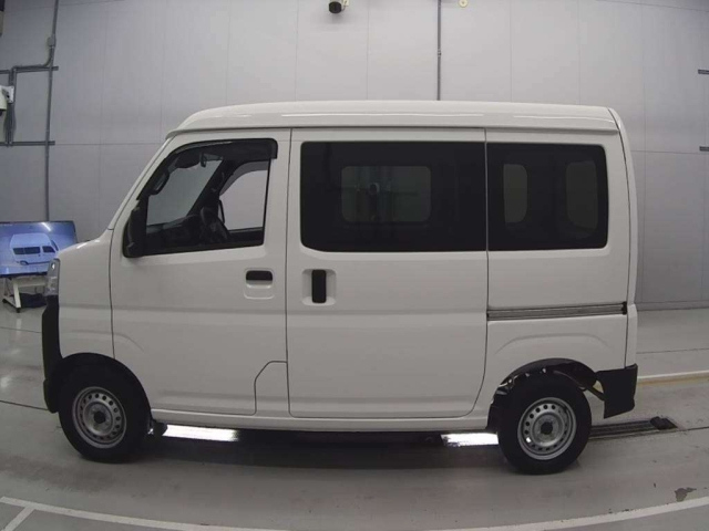 DAIHATSU HIJET VAN 2024