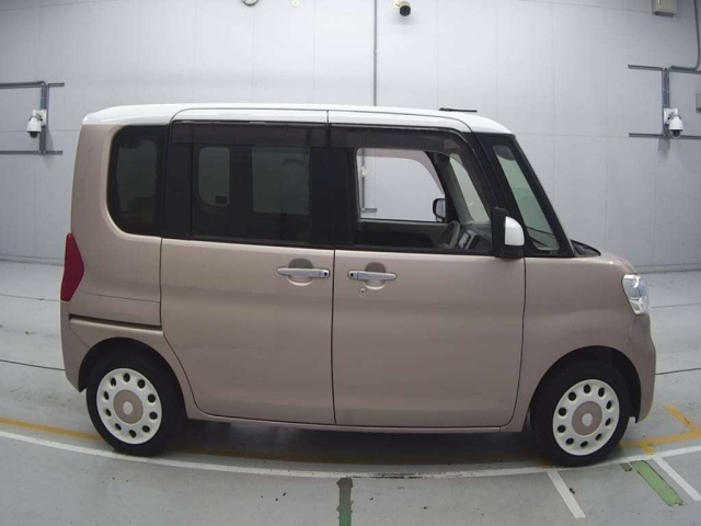 DAIHATSU TANTO 2016