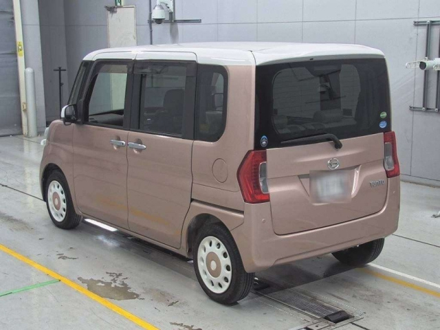 DAIHATSU TANTO 2016